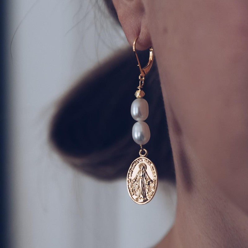 Boucles d'oreilles Dormeuse Vierge Baroque plaqué or femme -9Avril