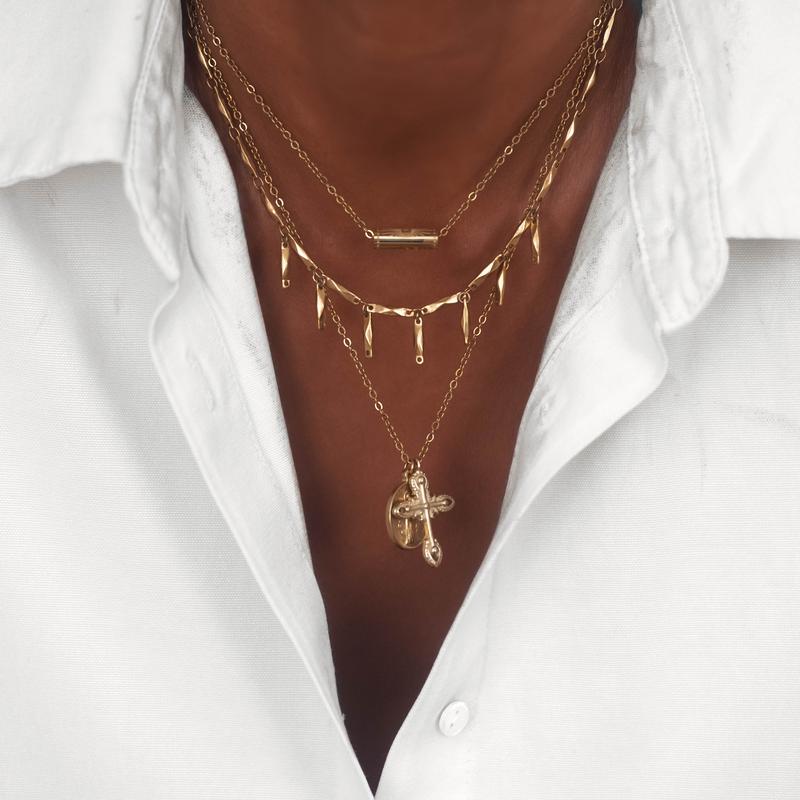 Collier Totem femme croix madone createur -9Avril