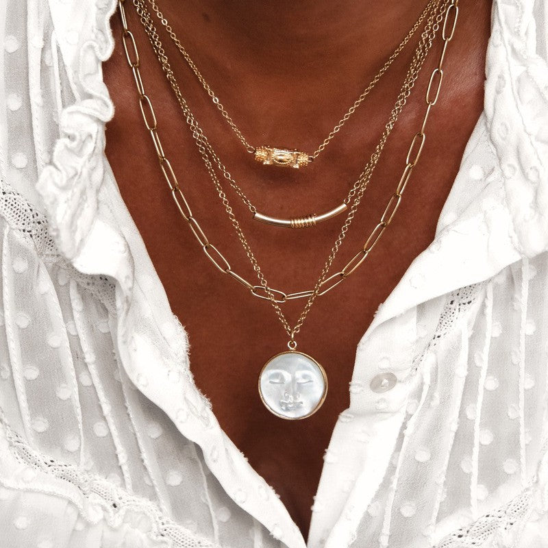 Collier femme lune nacre médaille -9Avril